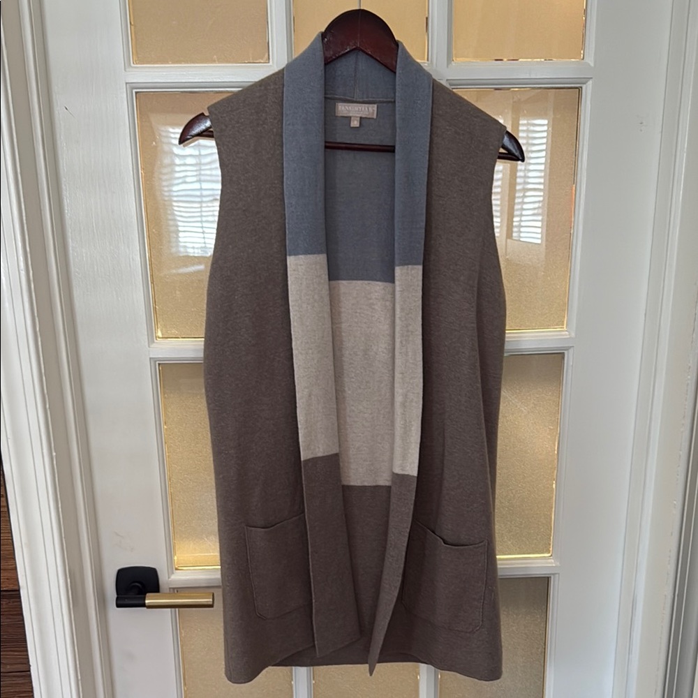 Colorblock Sleeveless Cardigan